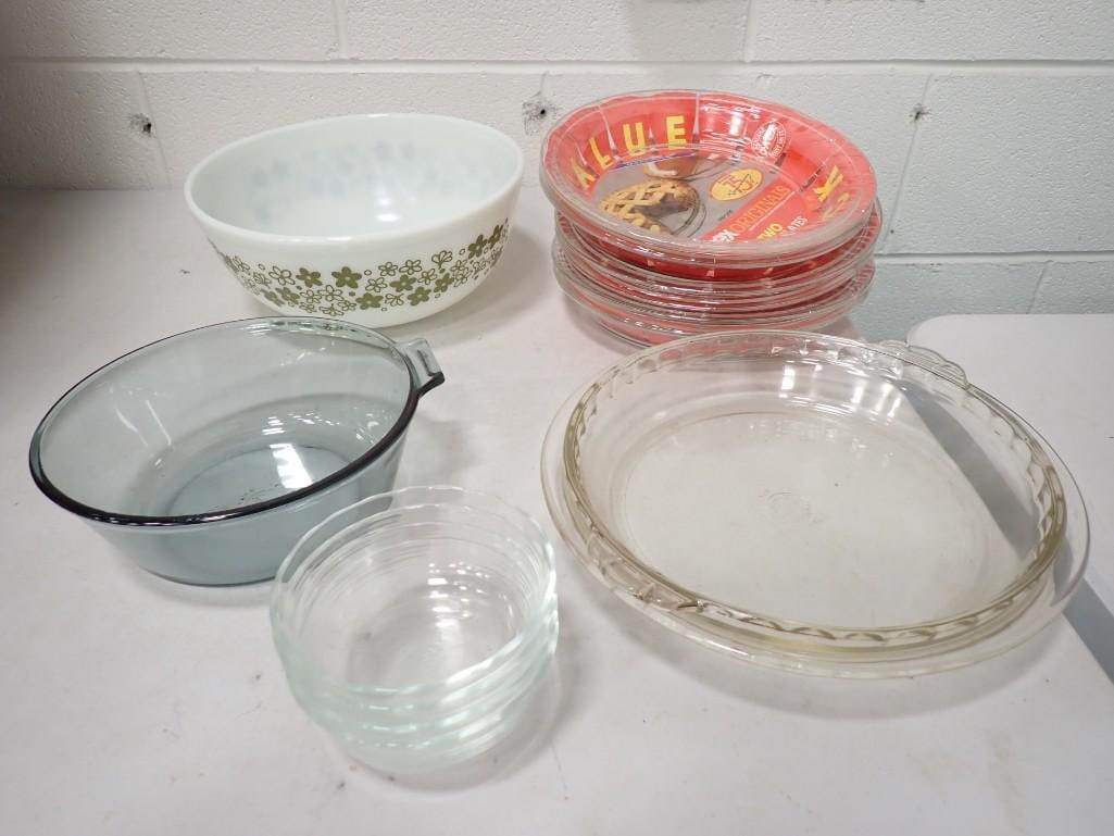 Vintage Pyrex Spring Blossom Crazy Daisy Bowl, Pie Pans, Dishes, Etc (1 of 3)