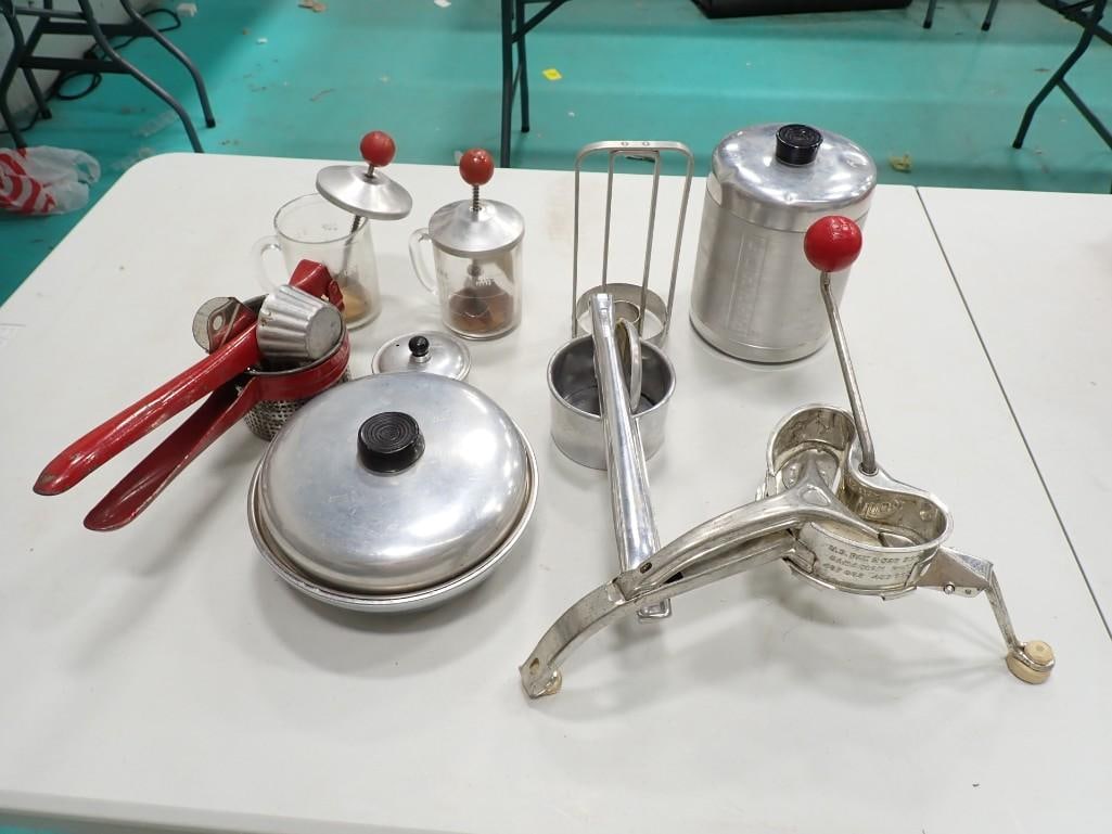 Vintage Kitchen Lot incl Potato Ricers, Hand Choppers, etc (1 of 4)