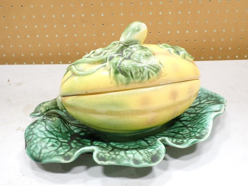 Sarreguemines France Vegetable Covered Dish Ceramic Squash and Kale or Lettuce: Vintage Sarreguemines France Vegetable Covered Dish Ceramic Squash and Kale or Lettuce Condition: has a hairline crack in the lid