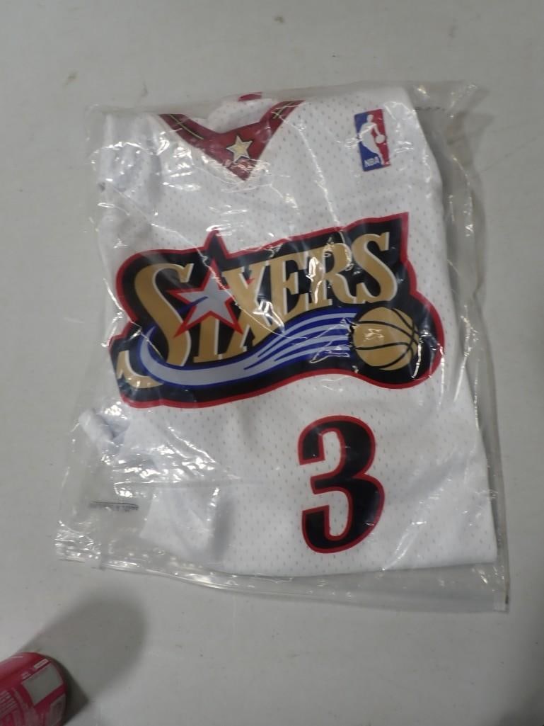 Mitchell & Ness New with tags Allen Iverson Sixers Basketball Jersey Size L (1 of 3)