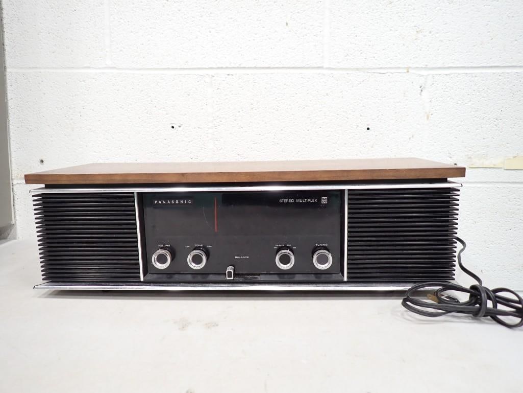 Vintage Panasonic FM-AM-FM Stereo Model RE-7300 Works (1 of 8)