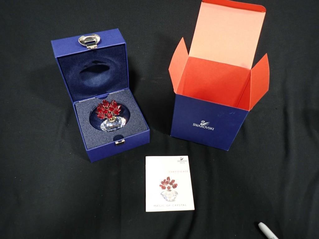 Swarovski Crystal Vase of Roses Crystal Figure (1 of 9)