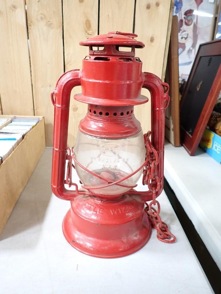 Vintage Dietz Kerosene Lamp or Lantern (1 of 6)