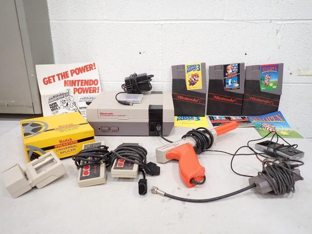 NES Nintendo Lot including System, NES Open, Super Mario 3, Light Gun, Cords, etc.: NES Nintendo Lot including System, NES Open, Super Mario 3, Light Gun, Cords, etc. Untested