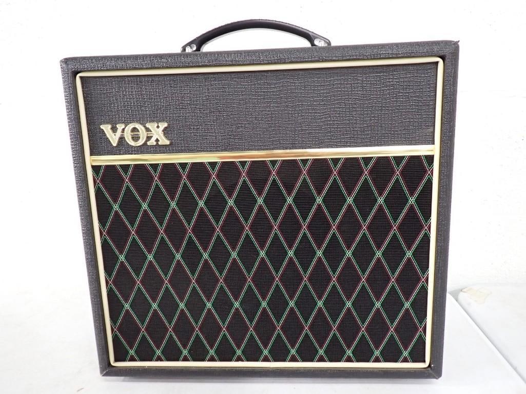 Vox Pathfinder 15 V9168 Amplifier (1 of 9)