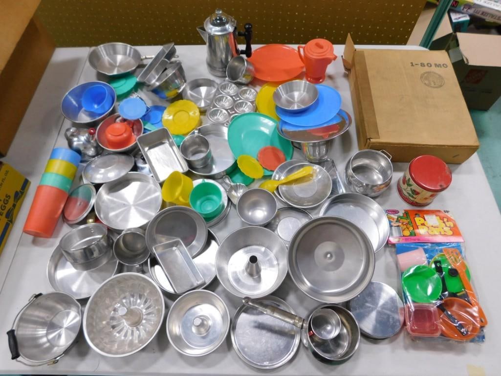 Vtg 1950-60s Children's Dishes Play Sets (1 of 7)