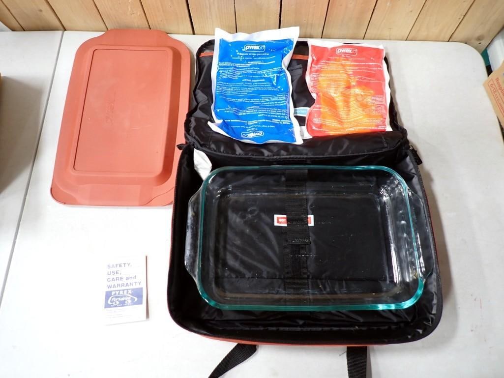 Pyrex Portables Hot and Cold Portable 3 Quart Travel Casserole (1 of 11)