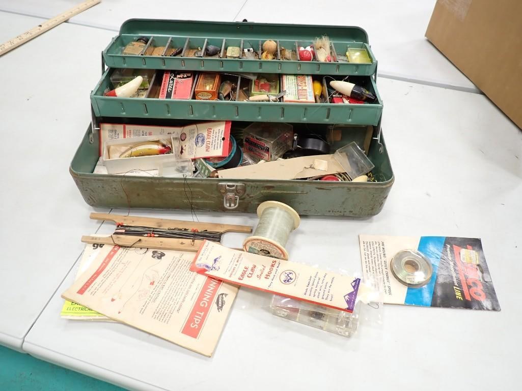 Vtg Metal Fishing Tackle Box with Vintage Tackle, Lures, Bobbers, etc (1 of 12)