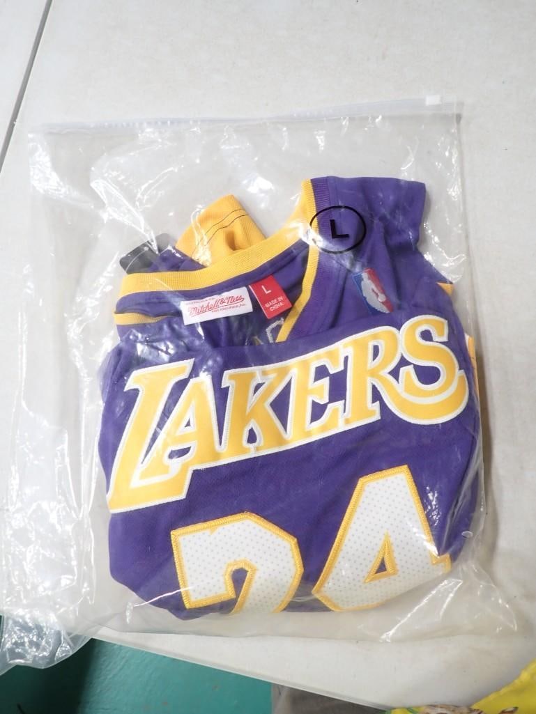 New with Tags Mitchell & Ness Size L Kobe Bryant Lakers Basketball Jersey: New with Tags Mitchell & Ness Size L Kobe Bryant Lakers Basketball Jersey