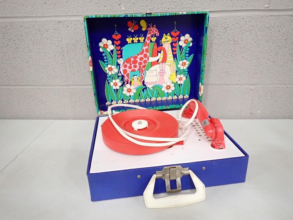 Vanity Fair Child's Portable Record Player: Vanity Fair Child's Portable Record Player Condition: untested