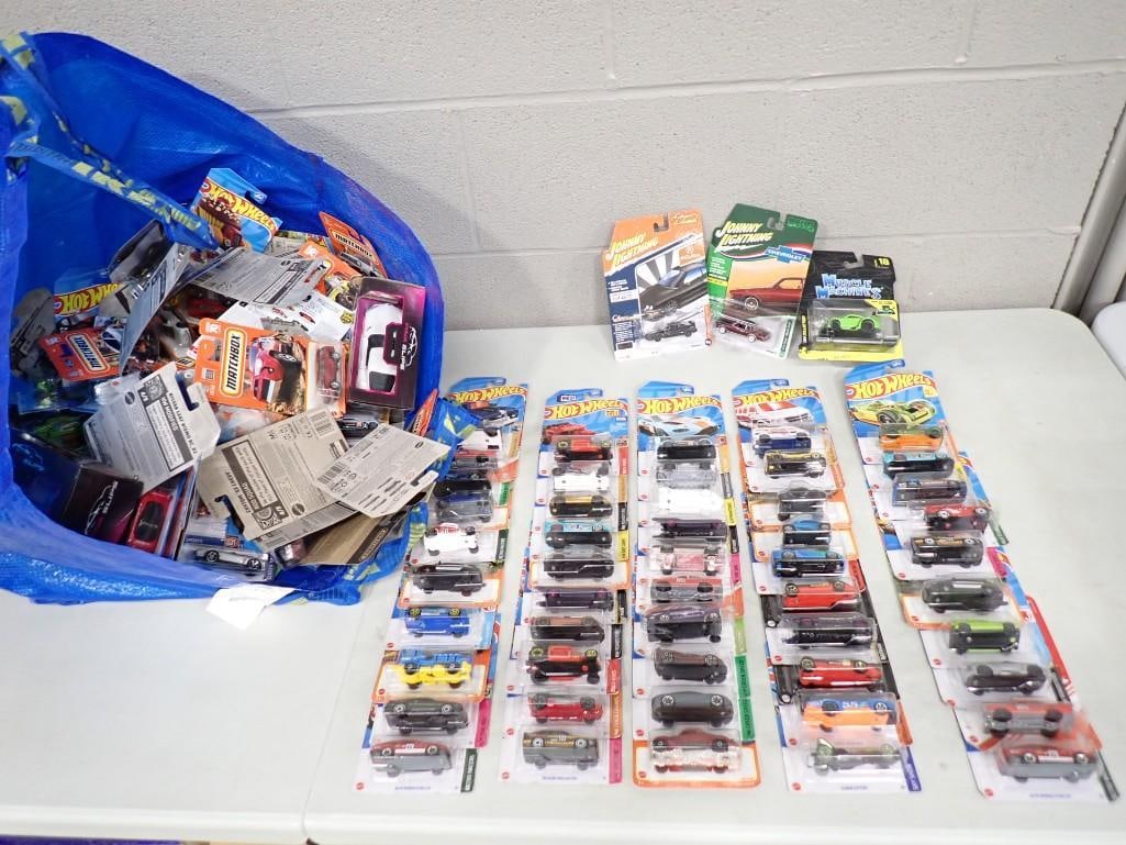 100+ Die Cast Cars incl Hot Wheels, Matchbox, Muscle Machines, Johnny Lightning, etc (1 of 9)