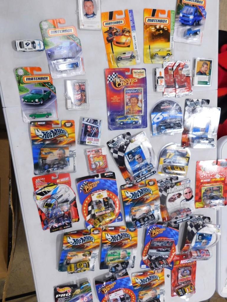 Die Cast Cars Most New in Package incl Hot Wheels, Matchbox, Winners Circle, etc: Lot of Die Cast Cars Most New in Package incl Hot Wheels, Matchbox, Winners Circle, etc