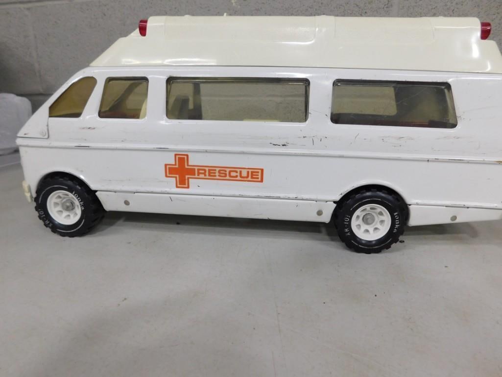 Vintage Tonka Pressed Steel Rescue Van Ambulance (1 of 6)
