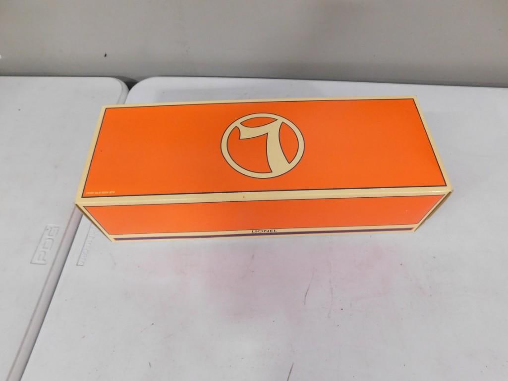 New in Box Lionel New York Central GP-9 Item 6-18577 (1 of 3)