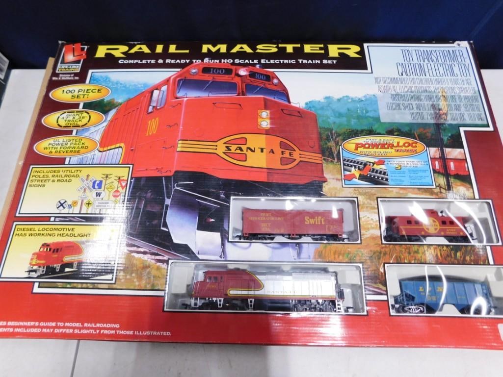 Rail Master HO Scale Electric Train Set (1 of 7)
