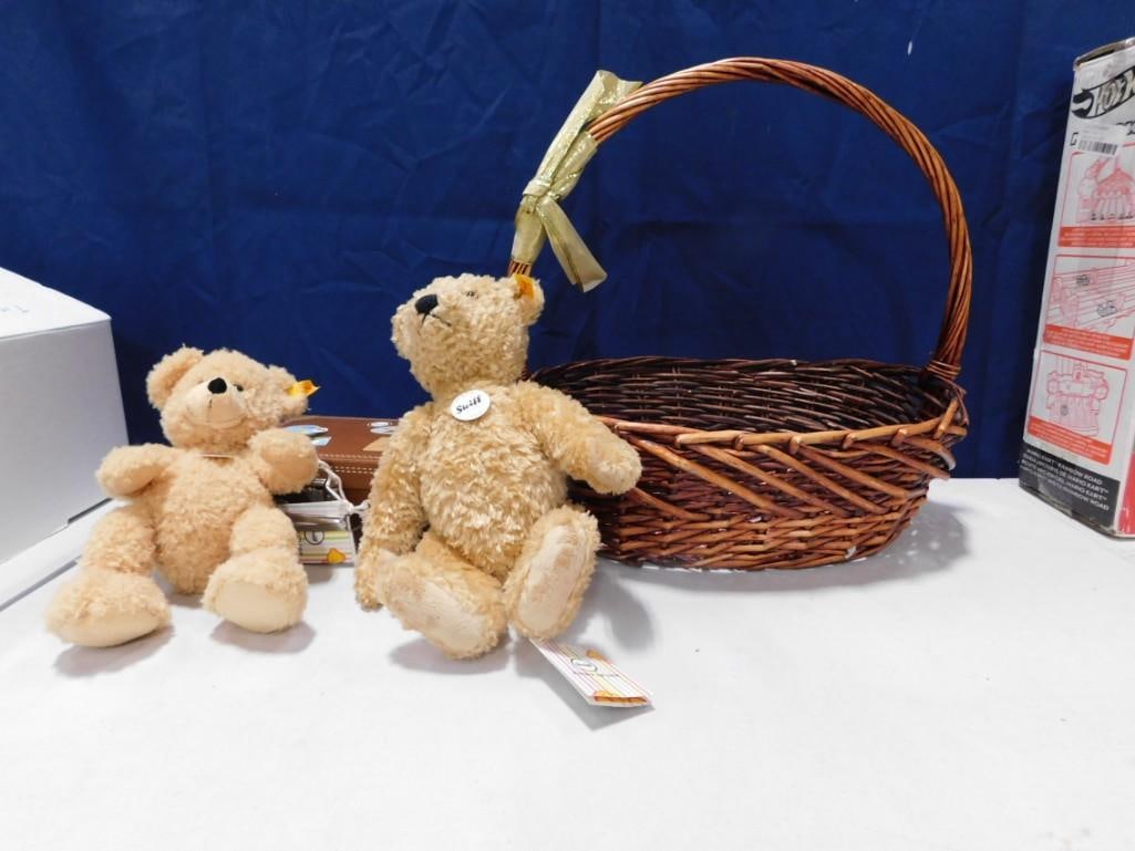2 Steiff Bears, a Steiff Suitcase, and a Basket (1 of 9)