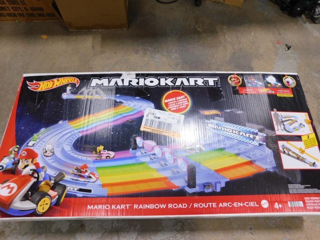 Hot Wheels Mario Kart Rainbow Road Set: Hot Wheels Mario Kart Rainbow Road Set