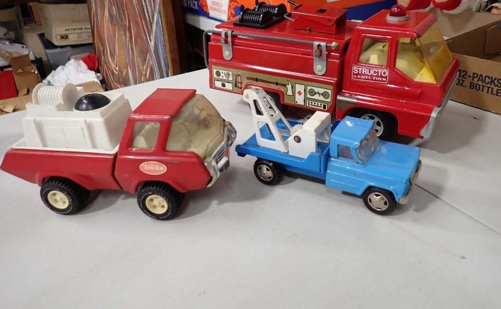 Vintage Pressed Steel Trucks incl Cragston Blue Tow Truck, Structo Fire Truck, Tonka Truck (1 of 9)