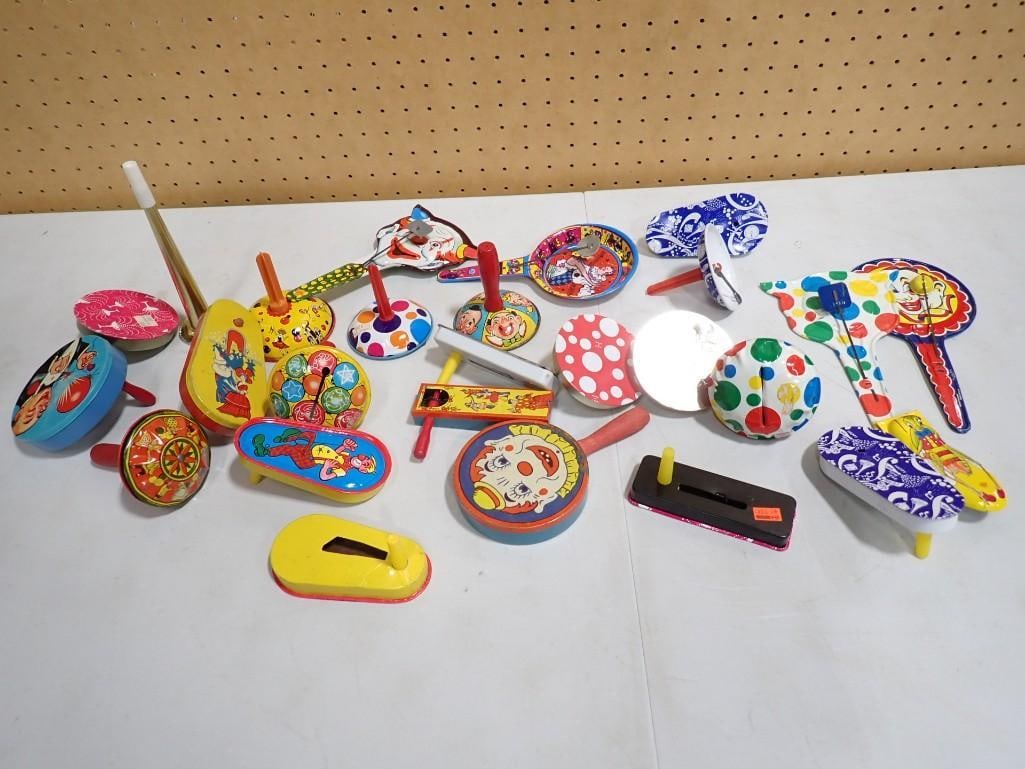 Lot of Vintage Tin Noisemakers: Lot of Vintage Tin Noisemakers