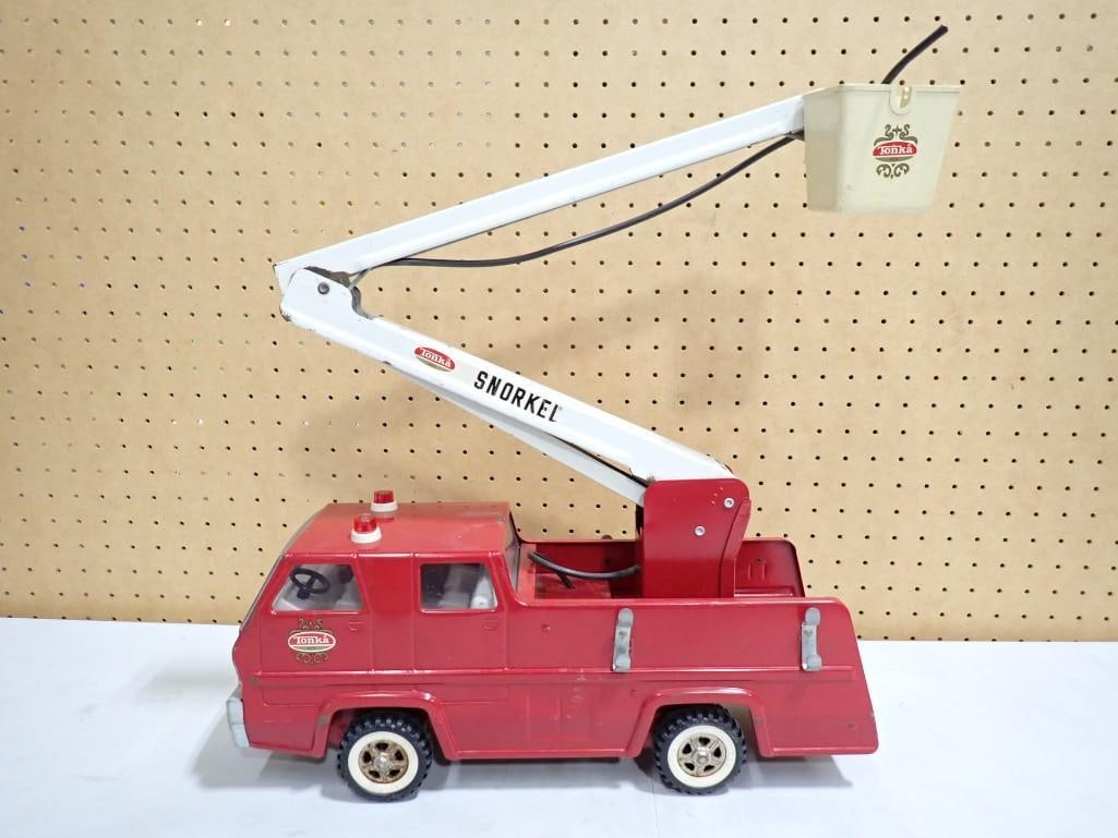 Vintage Tonka Pressed Steel Fire Engine or Fire Truck (1 of 9)
