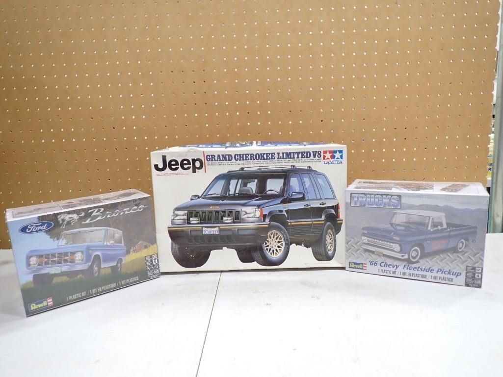 3 Truck Model Kits incl Sealed Revell Ford Bronco, Sealed Revell '66 Chevy Fleetside Pickup, (1 of 7)