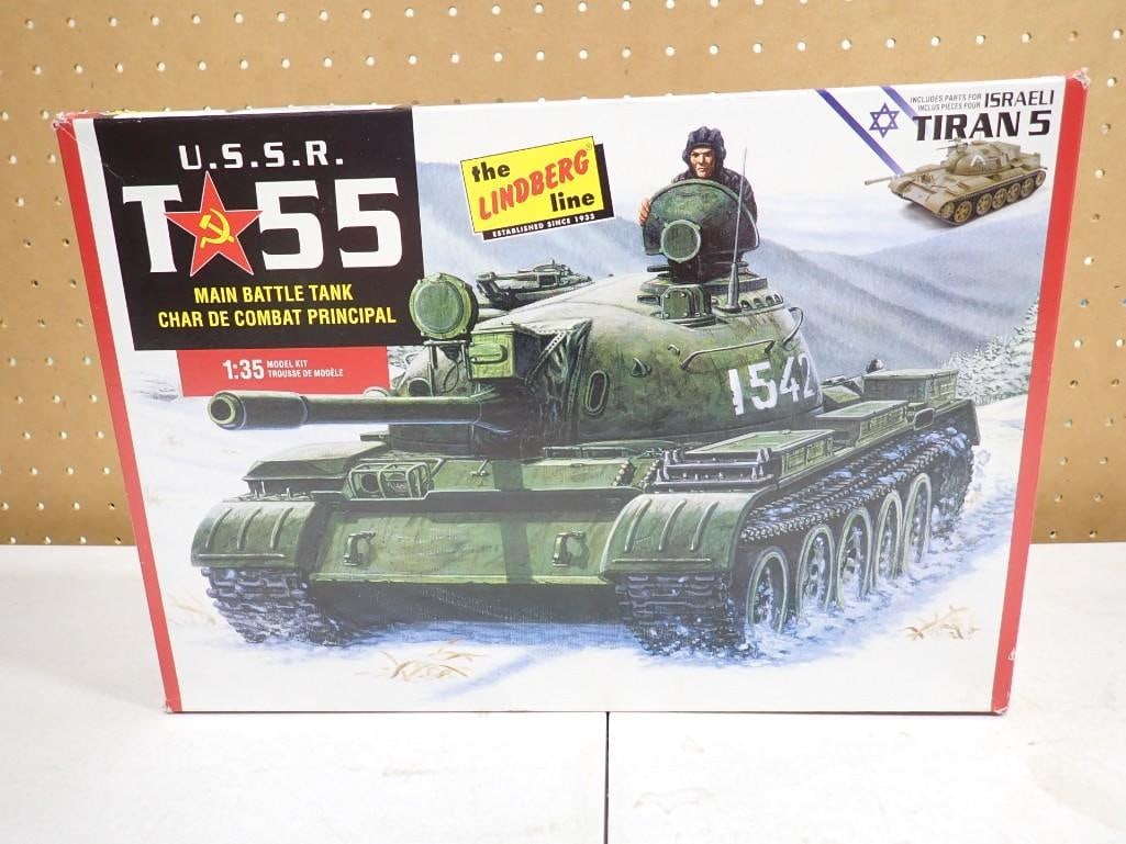 The Lindberg Line USSR T55 Main Battle Tank 1:35 Scale Model Kit (1 of 8)