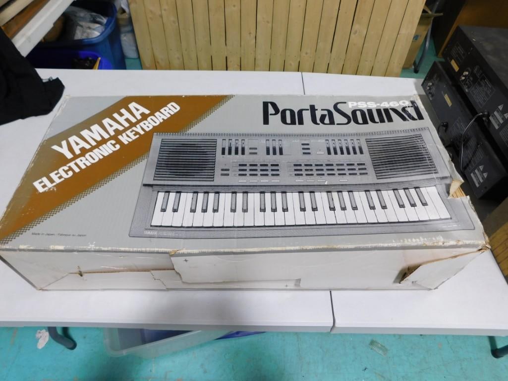 Yamaha Porta Sound PSS-460 Electronic Keyboard (1 of 3)