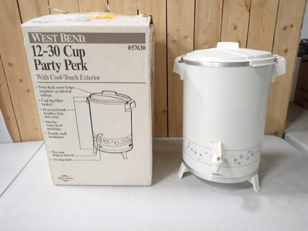 West Bend 12-30 Cup Party Perk Coffee Urn / Dispenser (1 of 11)