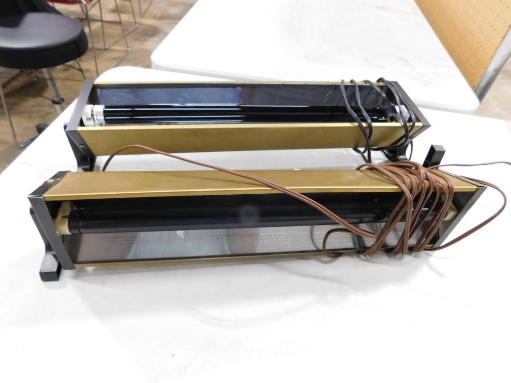 Pair of Fluorescent Lights: Pair of Fluorescent Lights