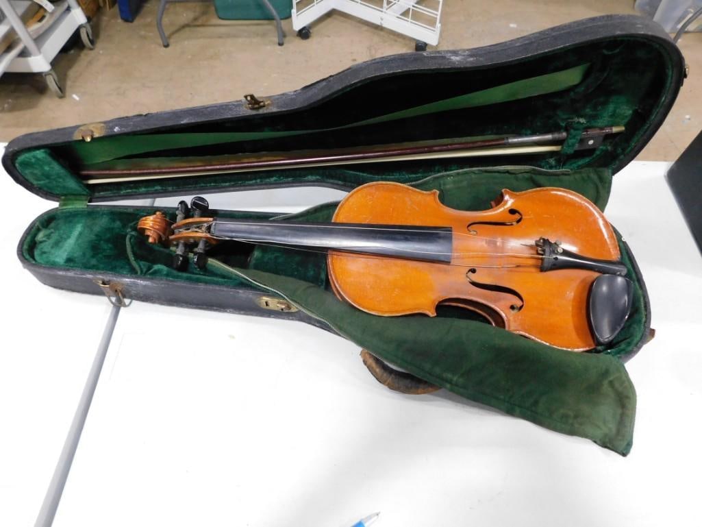 Old Violin with case marked on the inside as a Copy of a Stradivarius Germany (1 of 7)