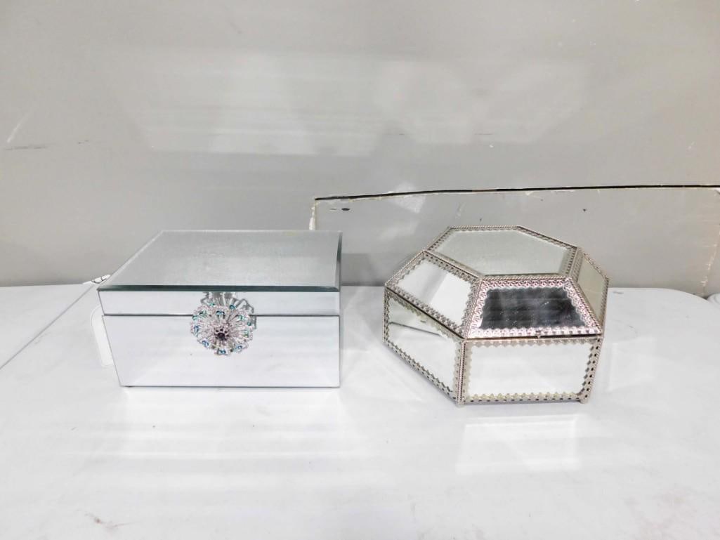 2 Jewelry Boxes: 2 Jewelry Boxes