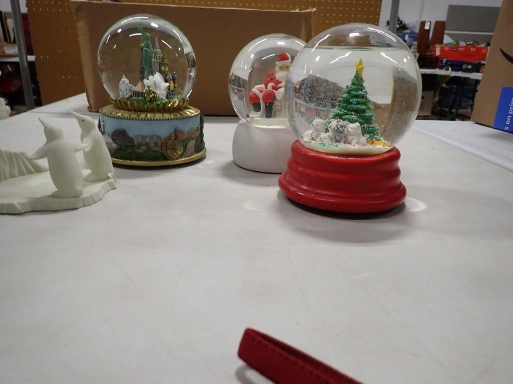 Snow Globe Music Box lot, etc.Christmas, Penguins, New York, etc. (1 of 8)