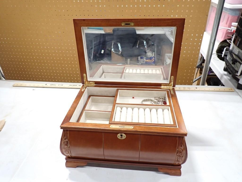 Jewelry Box with 2 Bracelets: Jewelry Box with 2 Bracelets