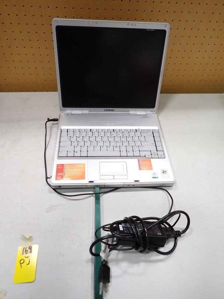 Compaq Computer Laptop from the 2000's (1 of 12)