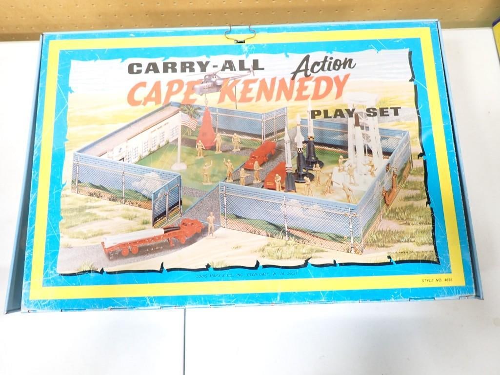 Vintage Marx Carry-All Cape Kennedy Action Play Set with Box (1 of 19)