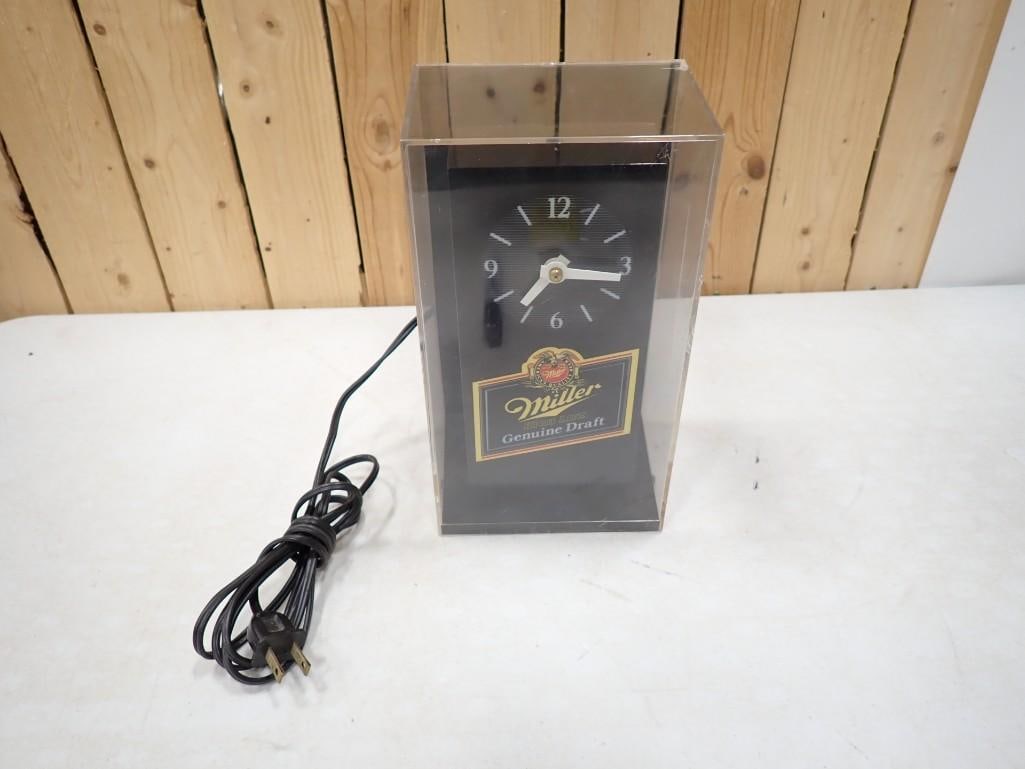 Miller Genuine Draft Light Up Bar Clock, it works (1 of 11)