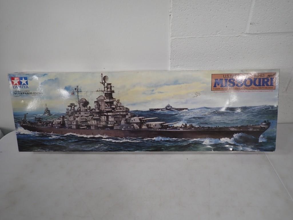 Tamiya US Battleship BB-63 Missouri 1/350 Scale Model Kit (1 of 10)