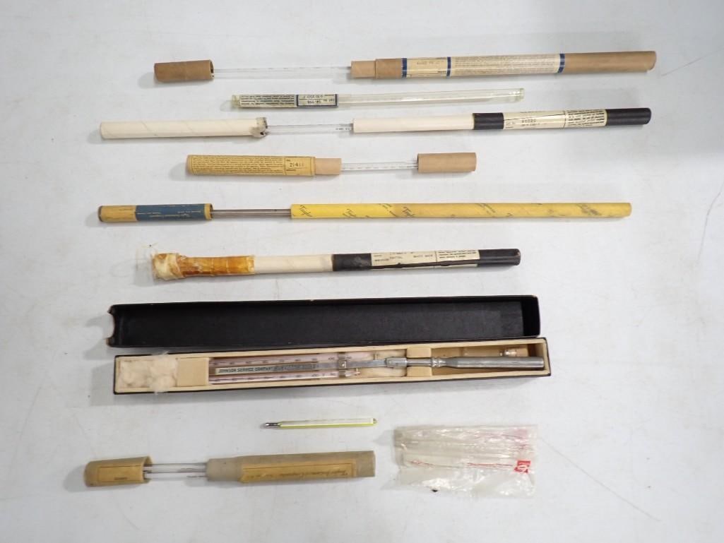 Lot of Vintage Thermometers including Mercury in glass: Lot of Vintage Thermometers including Mercury in glass