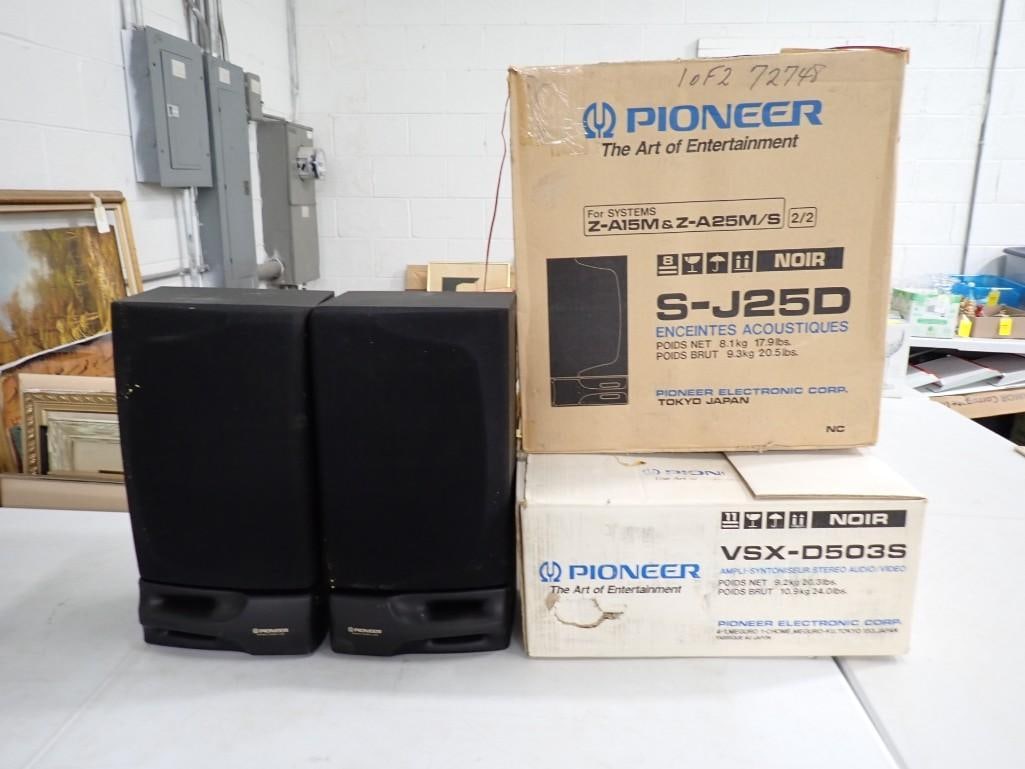 Pioneer Stereo Speakers and VSX-D503S Stereo with box: Pioneer Stereo Speakers and VSX-D503S Stereo with box