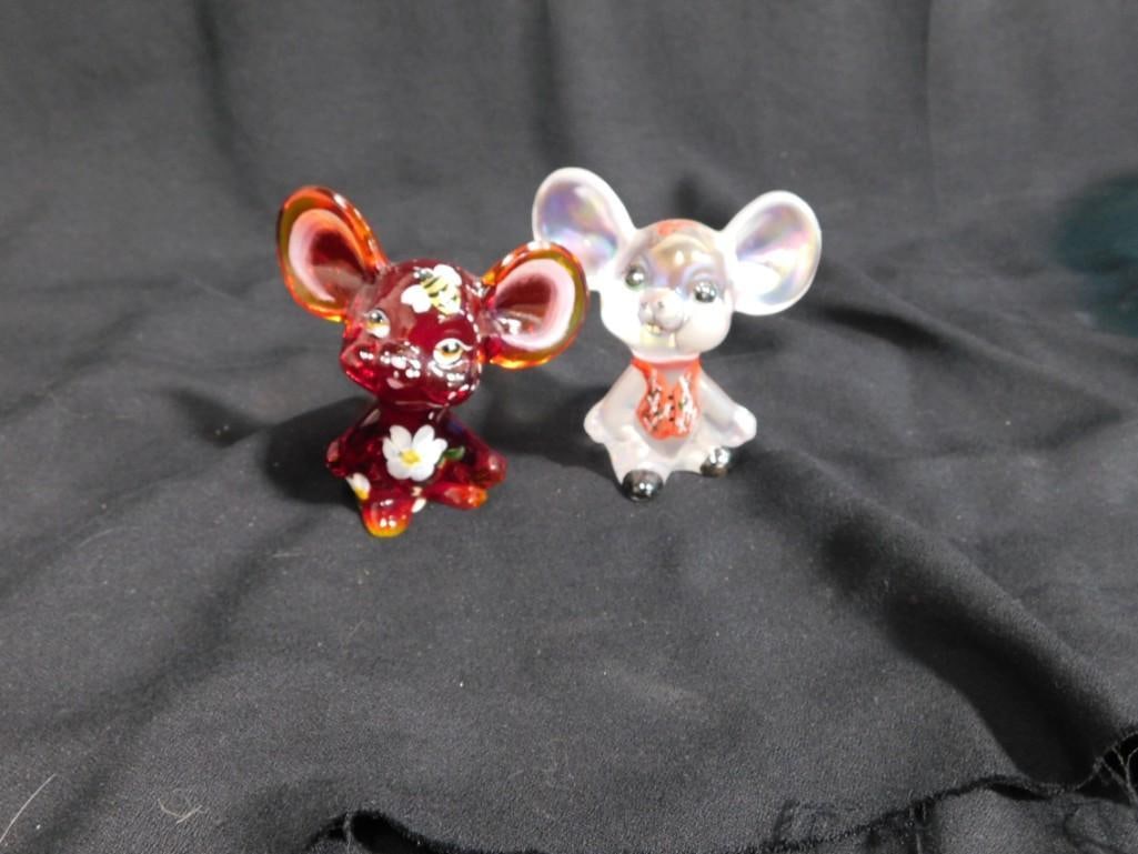 2 Fenton Art Glass Hand Painted Mice Both Artist Signed on the Bottoms (1 of 8)