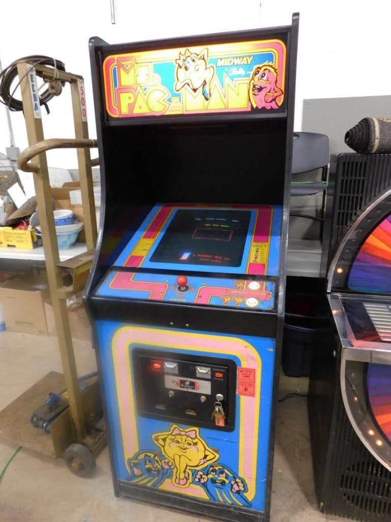 Ms Pac Man Arcade Game Midway a Bally Co Works (1 of 16)