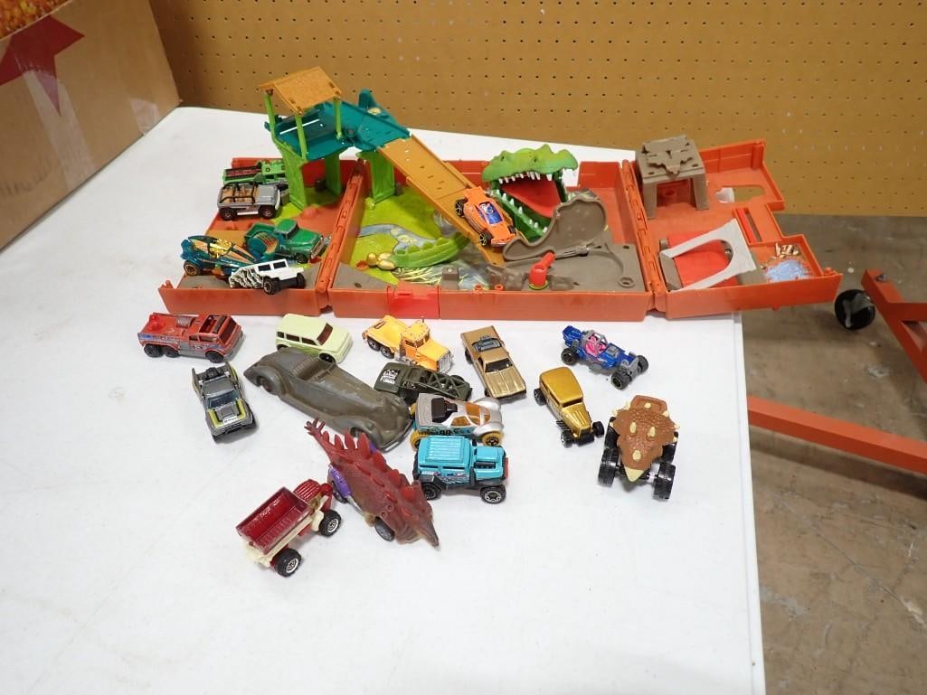Vtg Matchbox Crocodile Escape w/ Vehicals & Cars Lot: Vintage Matchbox Crocodile Escape Pop Up Adventure Folding Playset with 20 Cars / Vehicles. Works! Vintage metal Tootsie Toy car missing 1 wheel. Includes items shown.