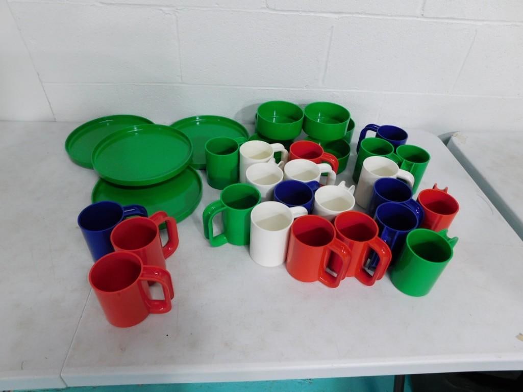 Lot of Heller by Massimo Colored Plastic Dishes including 4 Plates, 6 Bowls and a bunch of mugs (1 of 9)