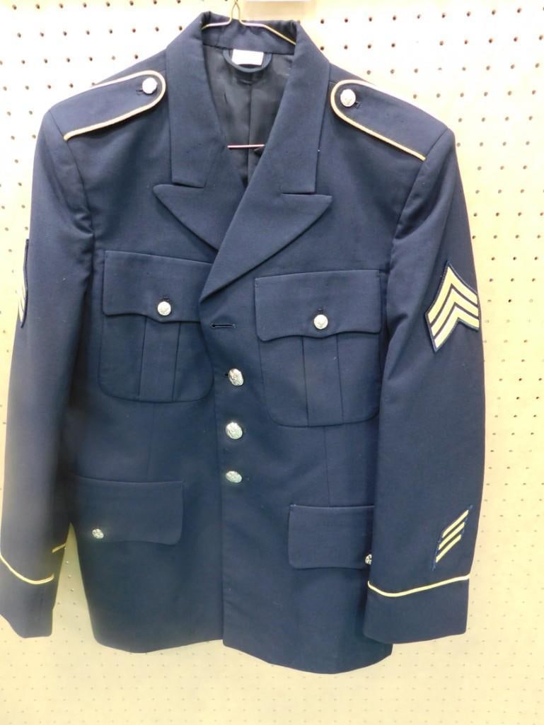 United States Air Force Dress Uniform Jacket (1 of 4)