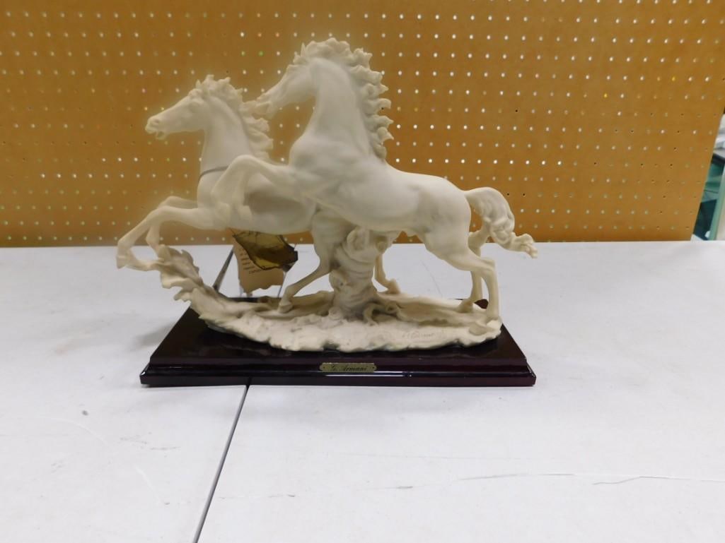 Guiseppe Armani Horses Figurine / Stature with Stand: Guiseppe Armani Horses Figurine / Stature with Stand