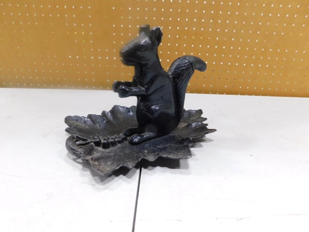 Vintage Metal Squirrel nut cracker (1 of 5)