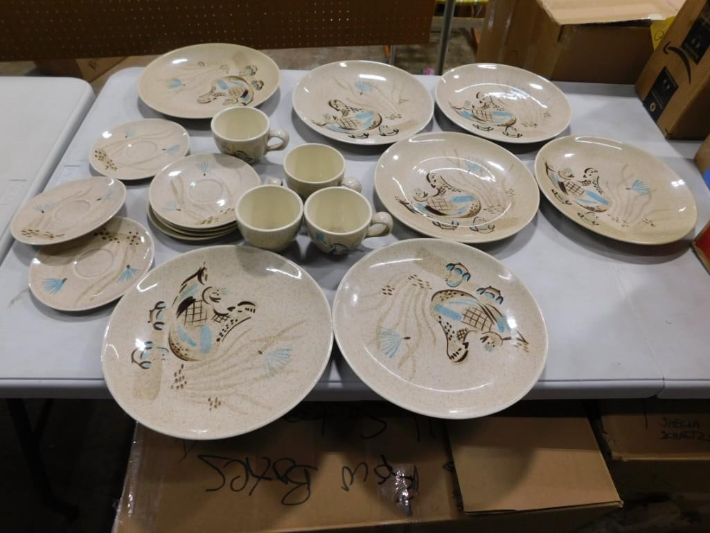 MCM Red Wing Pottery Bob White Dishes (1 of 8)