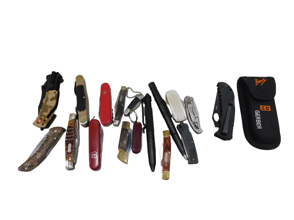 15 Pocket Knives and More Knife Lot (1 of 9)