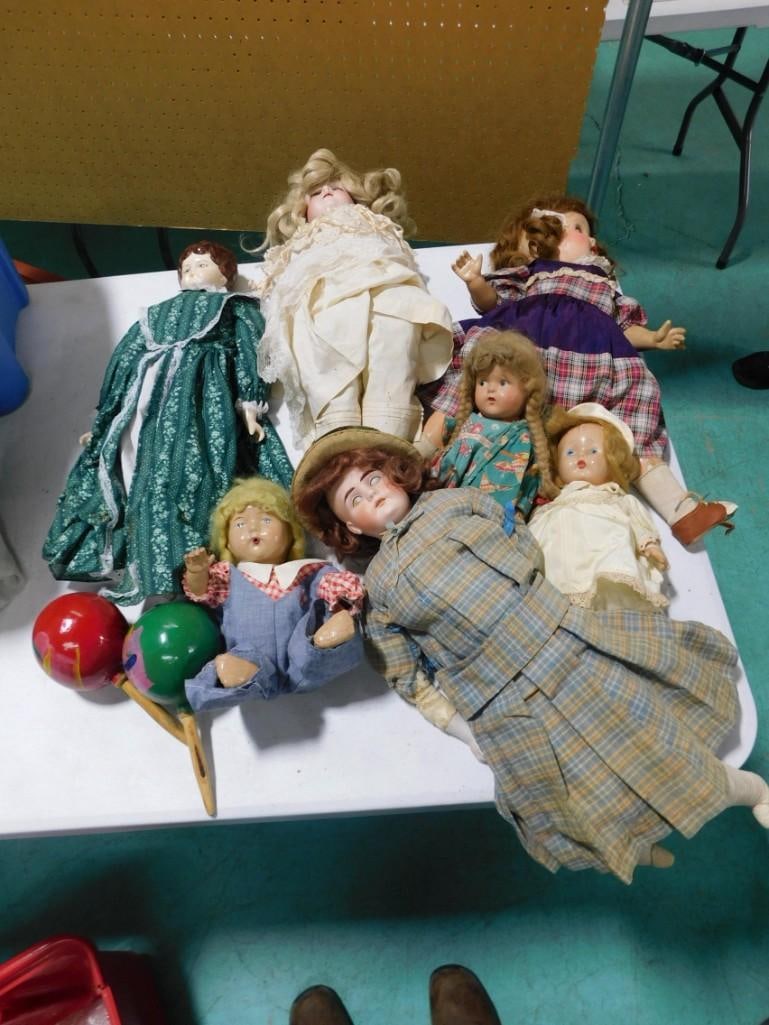 7 Assorted Vintage Dolls (1 of 14)