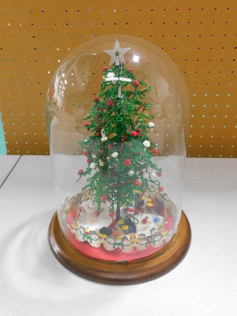 Vintage Beaded Christmas Tree in Dome: Vintage Beaded Christmas Tree in Dome